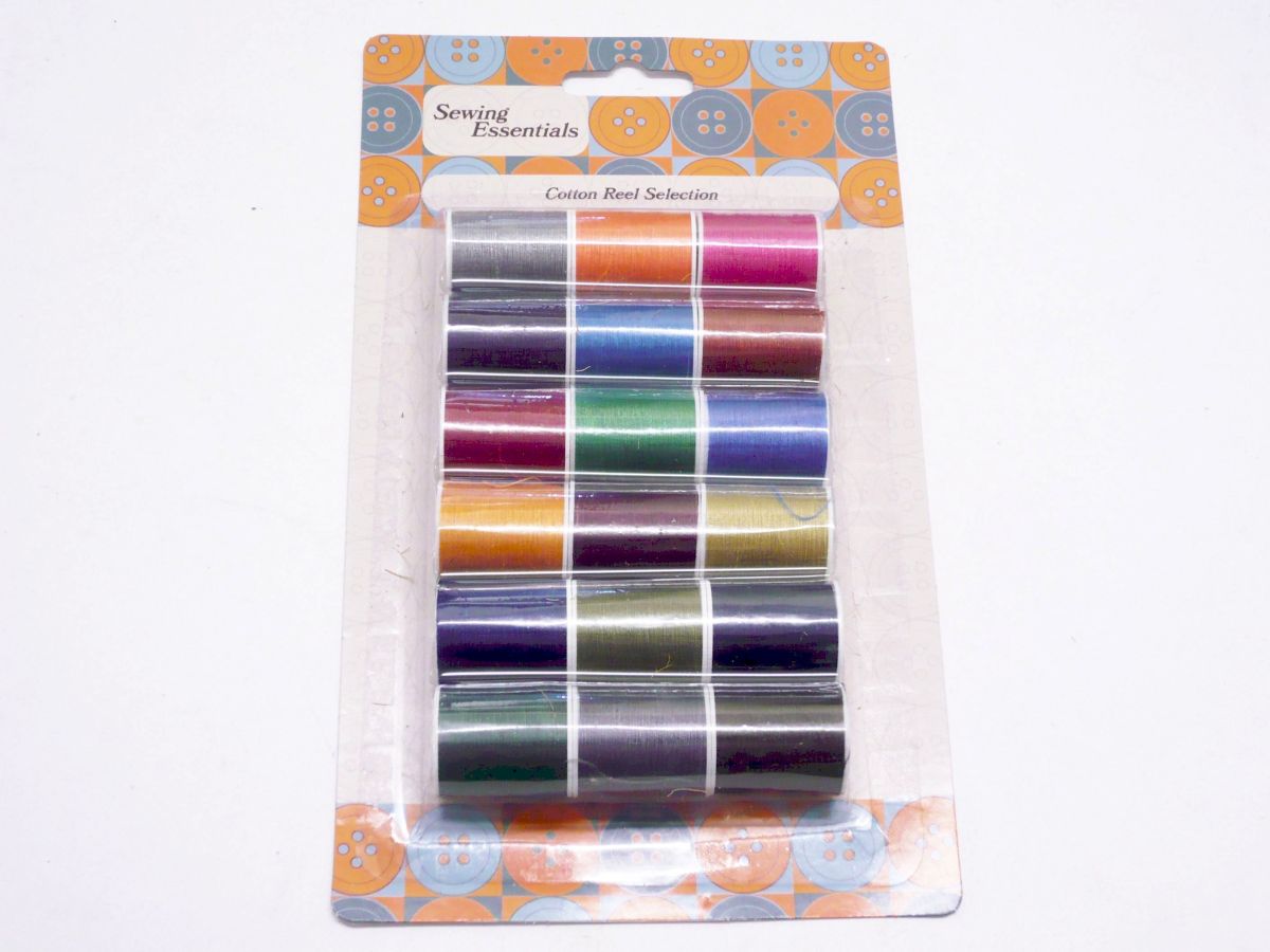 Pack 18, coloured cotton reels*