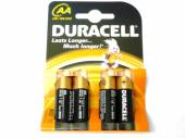 Pkt4 Duracell AA batteries.