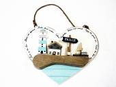 Hanging heart shaped wood beach plaque (16x14cm) Hanging heart shaped wood beach plaque (16x14cm)