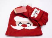 Childs knitted hat & gloves set (one size)