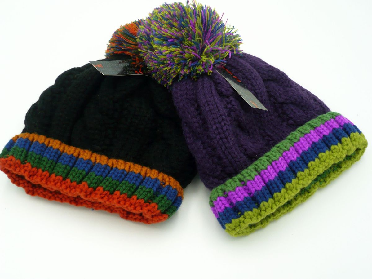 Childs chunky bobble hat (3-5/6-8) - 2asstd.