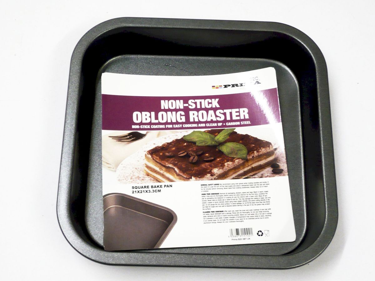 Non-stick square roaster*
(21x21x3cm)