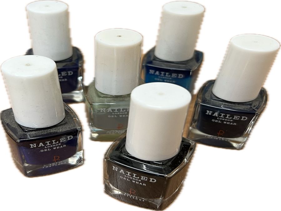 Assorted colours gel wear nail varnish*