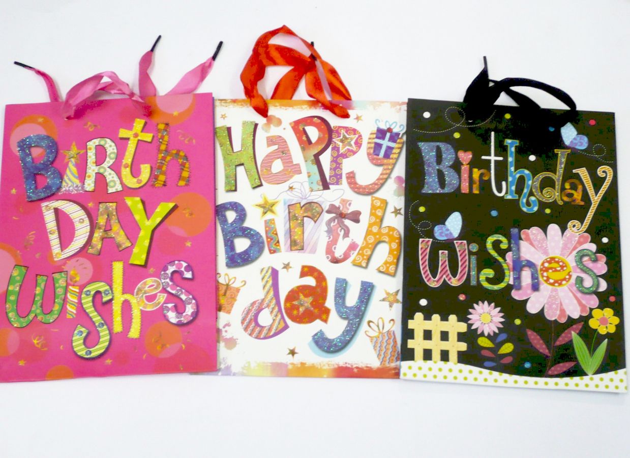 Mixed birthday gift bags (24x18x8cm)*PINK & WHITE ONLY!!